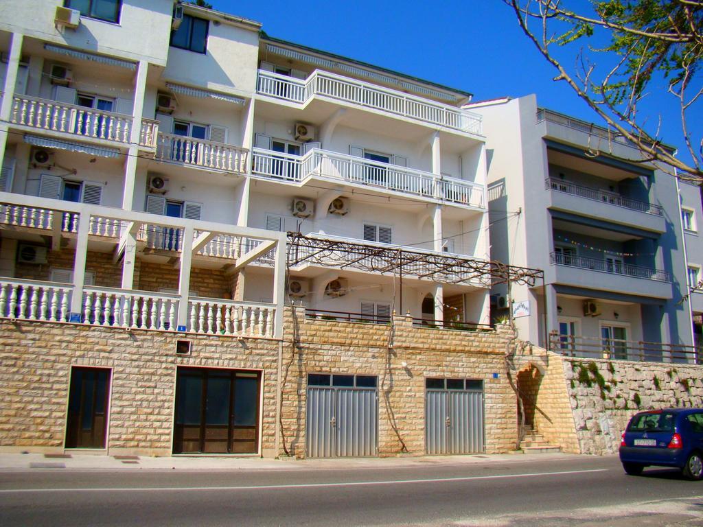 Apartments Anka Duce Exterior photo